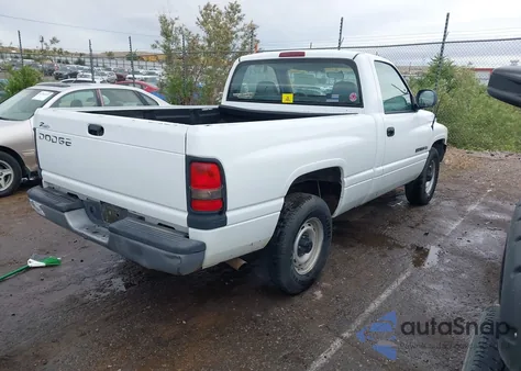 1998 Dodge Ram 1500 z USA, uszkodzony, nr VIN 1B7HC16X5WS688143
